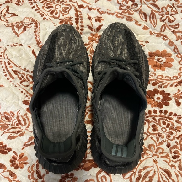 Yeezy Boost - Picture 4 of 14